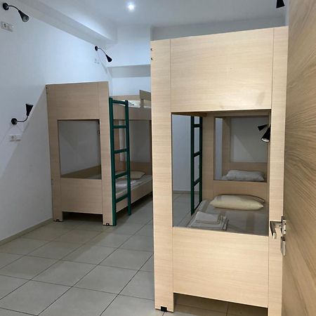 Sisifou Hostel Corinth エクステリア 写真