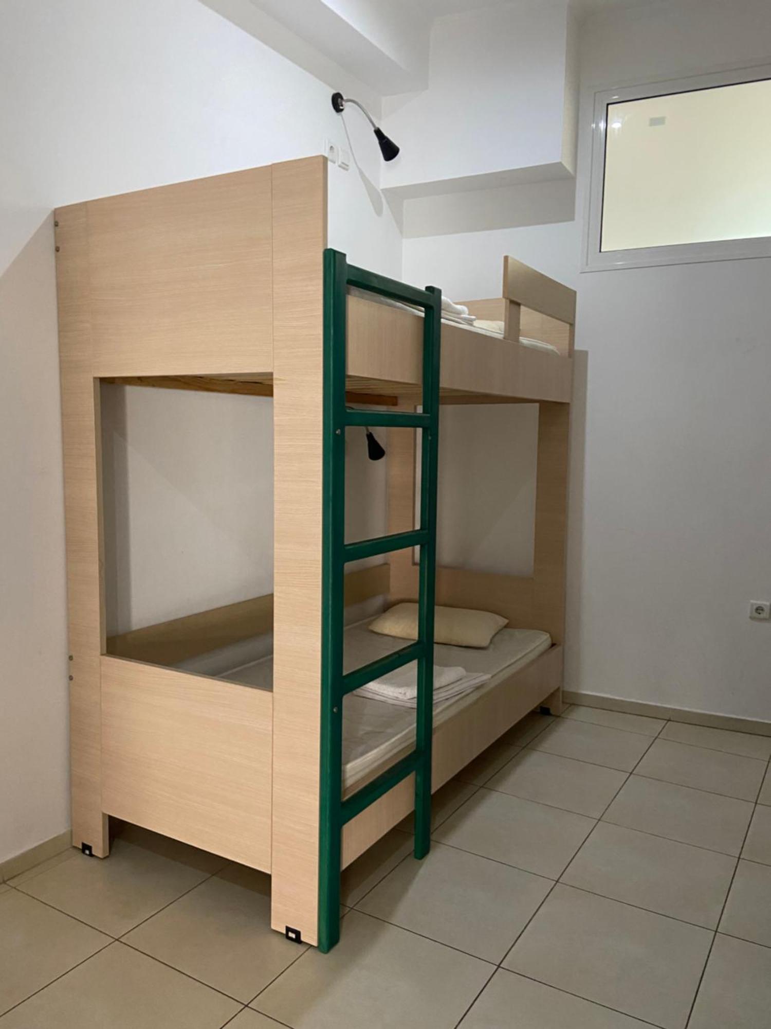 Sisifou Hostel Corinth エクステリア 写真