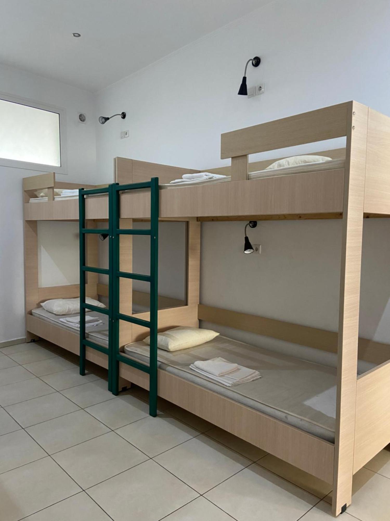 Sisifou Hostel Corinth エクステリア 写真