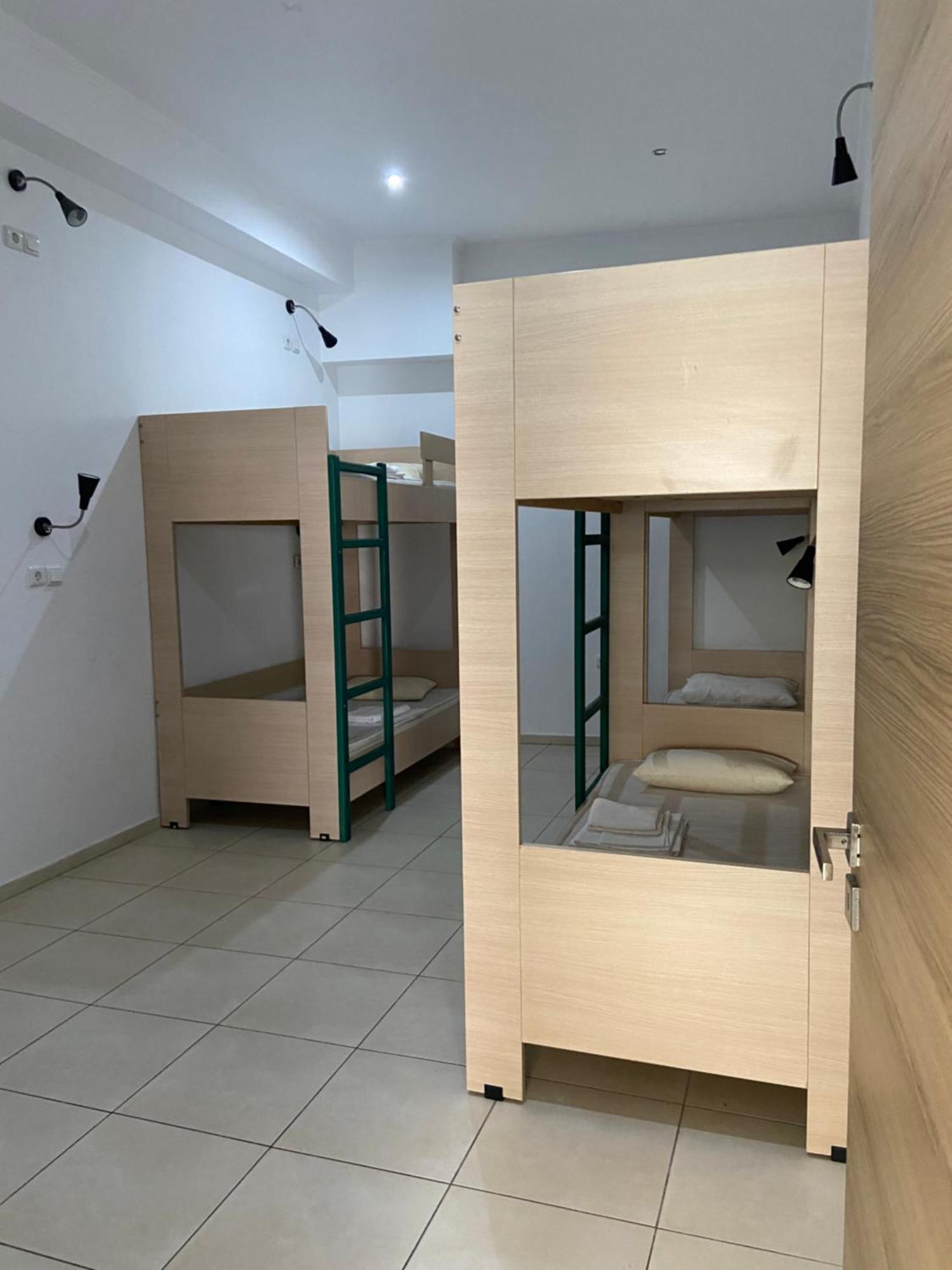 Sisifou Hostel Corinth エクステリア 写真
