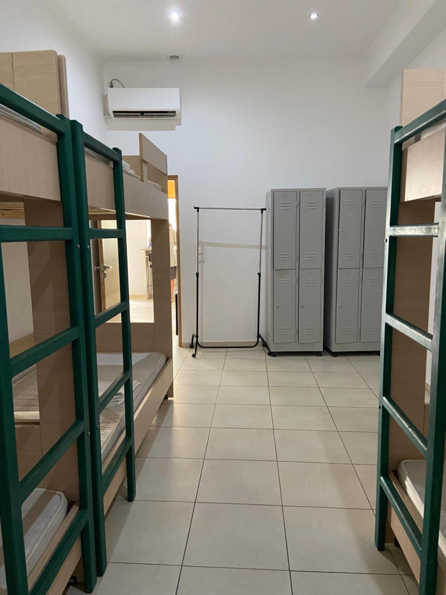 Sisifou Hostel Corinth エクステリア 写真