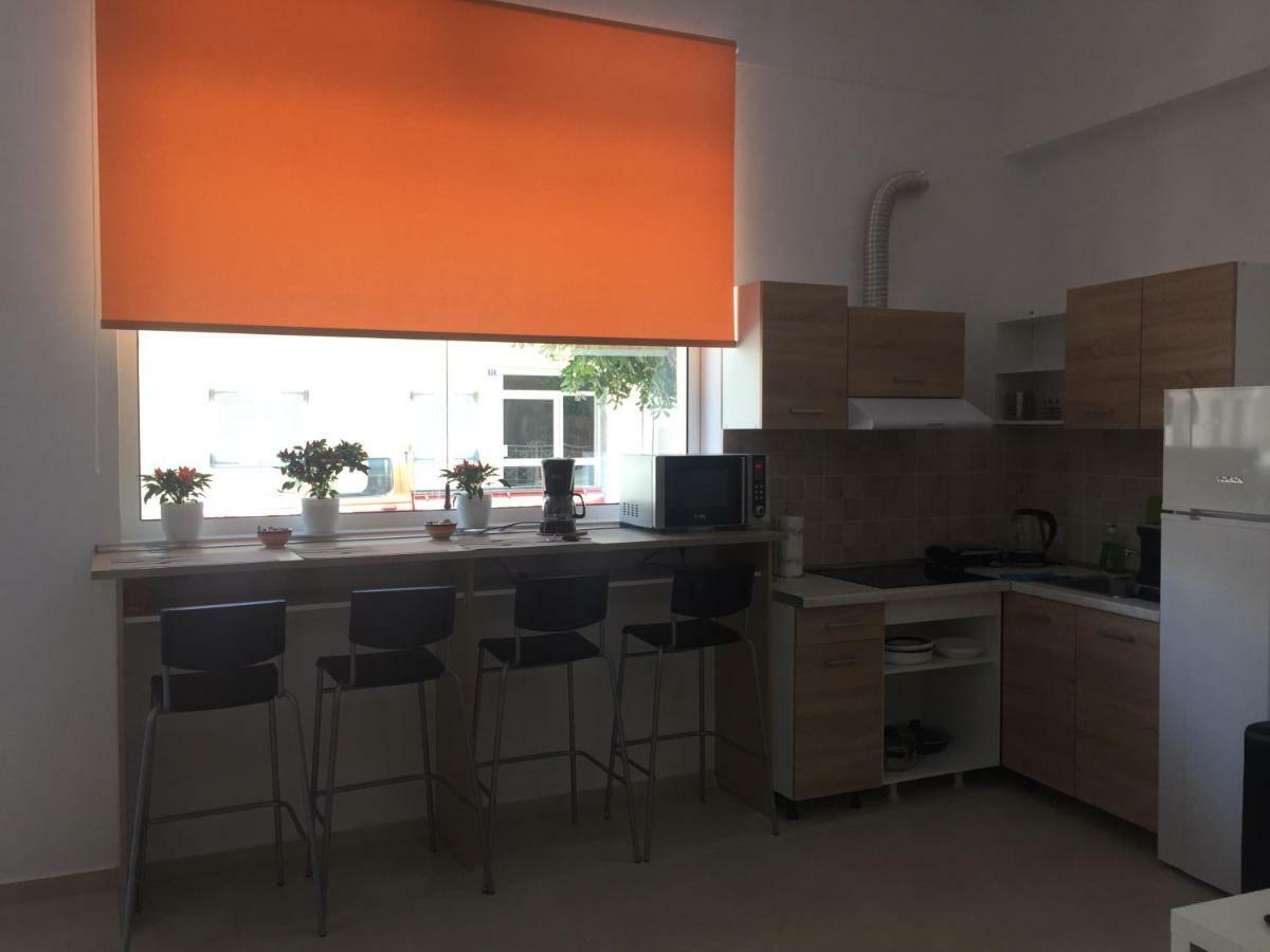 Sisifou Hostel Corinth エクステリア 写真